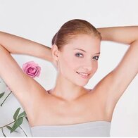 Chỉ với 4 nguyên liệu này bạn đã có ngay "lăn khử mùi" detox trắng sáng da vùng nách