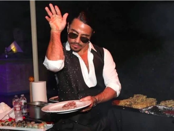 Lật mặt ‘Thánh rắc muối’ Salt Bae: Ăn chặn tiền típ của nhân viên, chủ đích moi tiền của khách, bán đồ rẻ tiền với giá trên trời