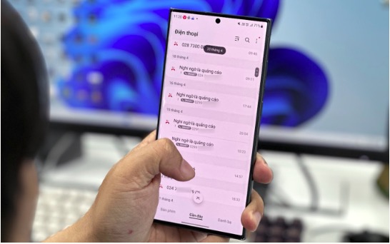 'Mua điện thoại mới, được giao máy đã bóc seal'